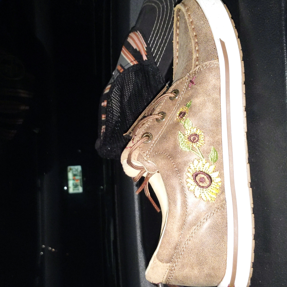 Twisted x boat shoes